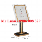 Bảng chỉ dẫn khách sạn inox hồng mặt kính B80