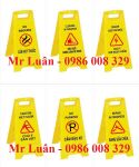 Biển cảnh báo chú ý nhựa chữ A
