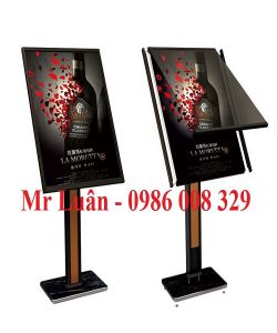 Bảng thông báo nhà hàng mặt nghiêng