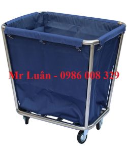 Xe dọn phòng chở đồ giặt là E4-C