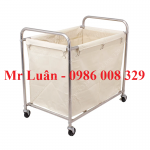 Xe dọn phòng chở đồ giặt là E4-D