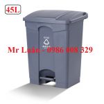 Thùng rác nhựa đạp chân 45L xám