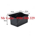 Thùng đen nhỏ gắn hông xe đẩy dọn bàn ăn