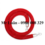 Dây nhung đỏ khóa trắng cột chắn inox