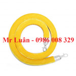 Dây nhung vàng khóa trắng trụ barrier inox