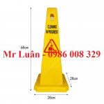 Biển báo dọn vệ sinh hình trụ bằng nhựa